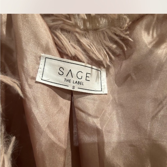 Sage brand tiered fuzzy jacket in cream/light brown - Picture 3 of 4